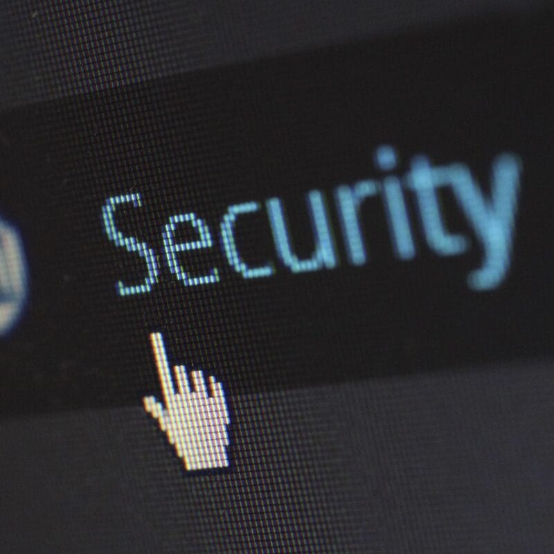 Desactivar el registro público en WordPress para blindar tu sitio (con plugin TUMALETIN.COM)